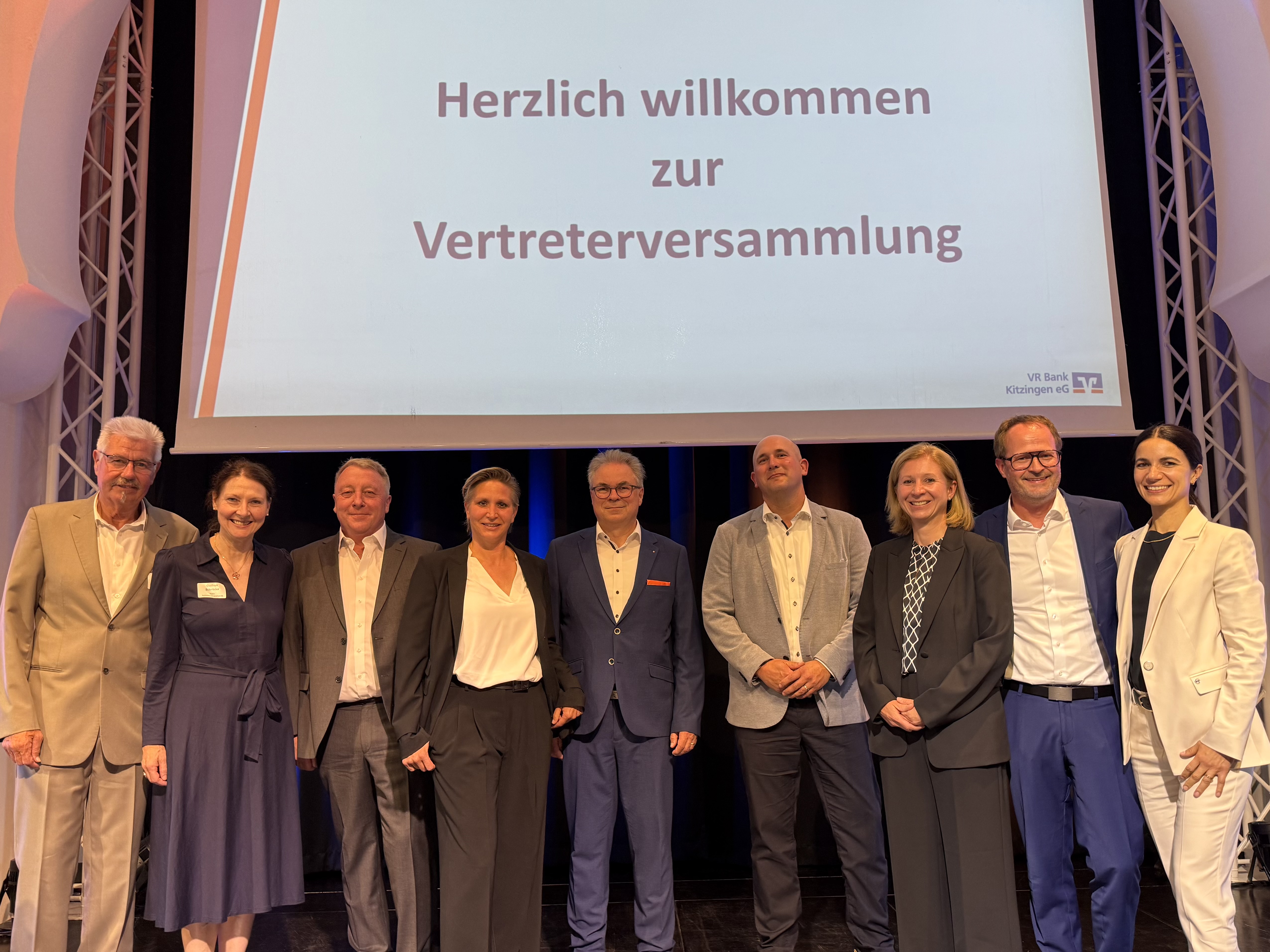 Aufsichtsrat und Vorstand der VR Bank Kitzingen eG